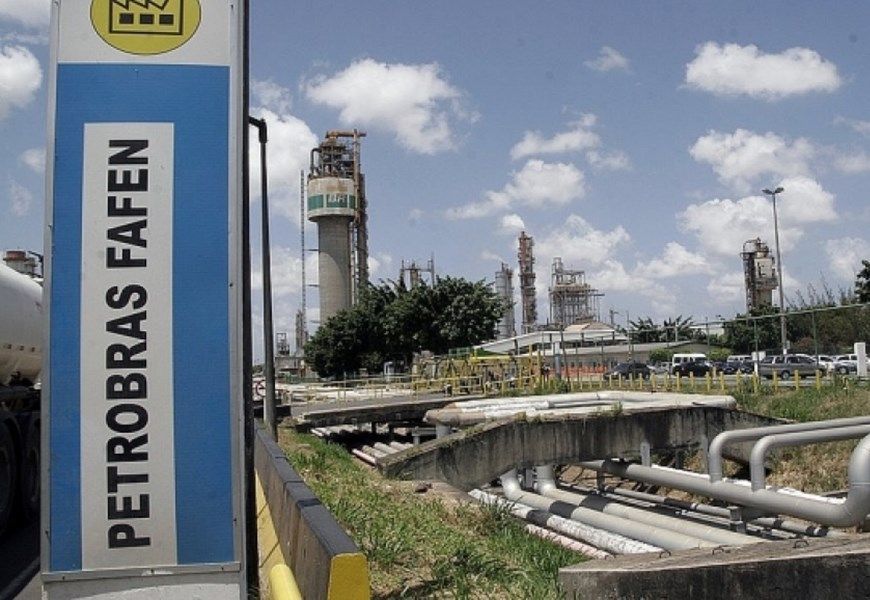 Petrobrás retorna ao setor de fertilizantes - AEPET - Associação dos ...